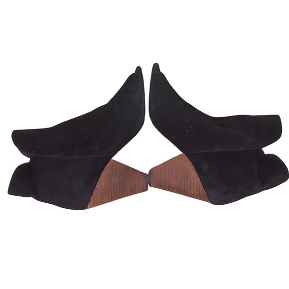 Chinese Laundry, Women's Black Suede Ankle Booties with Gold Ring, US 8, EU 38.5 - Picture 2 of 5
